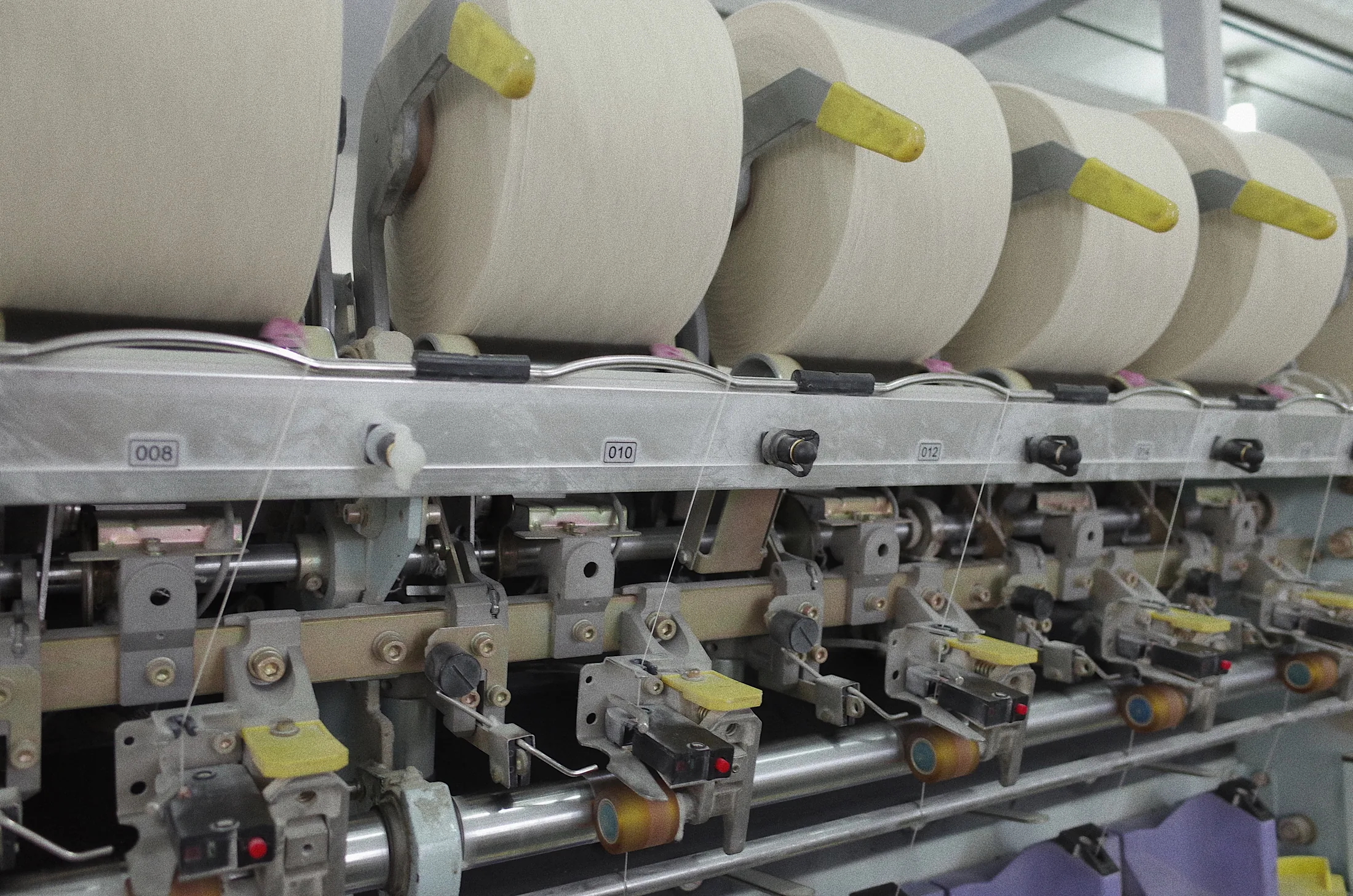 Fibre preparation for wool fabric production