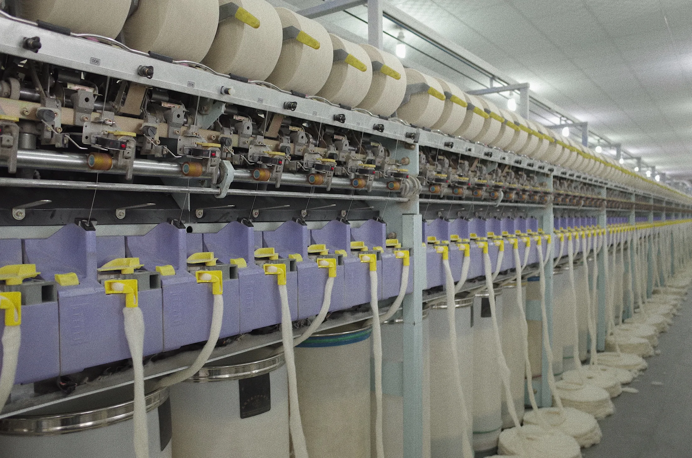 Spinning for wool fabric production
